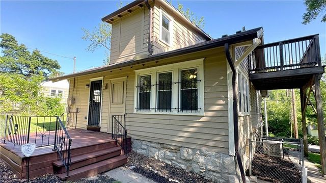 2005 E 81st Street, Kansas City, MO 64132