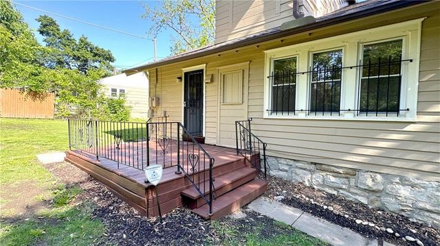 2005 E 81st Street, Kansas City, MO 64132