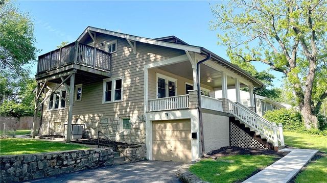 2005 E 81st Street, Kansas City, MO 64132
