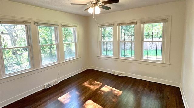2005 E 81st Street, Kansas City, MO 64132
