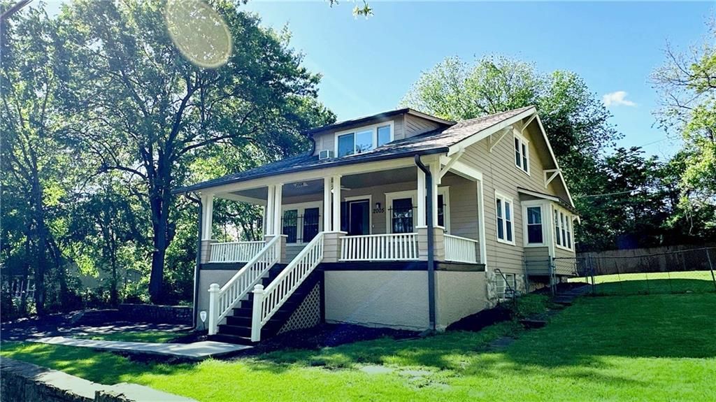 2005 E 81st Street, Kansas City, MO 64132