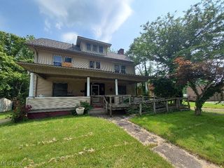 84 Lowellville Road, Struthers, OH 44471