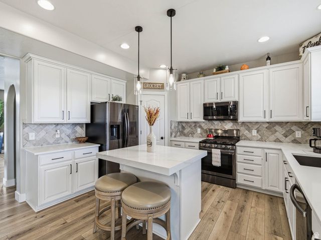 3546 BROOKSHIRE DR, Syracuse, UT 84075