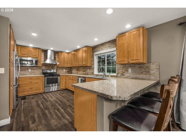 24165 S BROCKWAY Rd, Oregon City, OR 97045