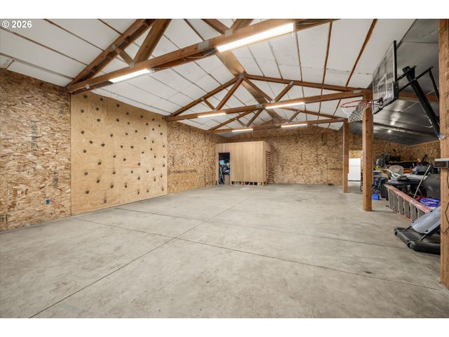 24165 S BROCKWAY Rd, Oregon City, OR 97045