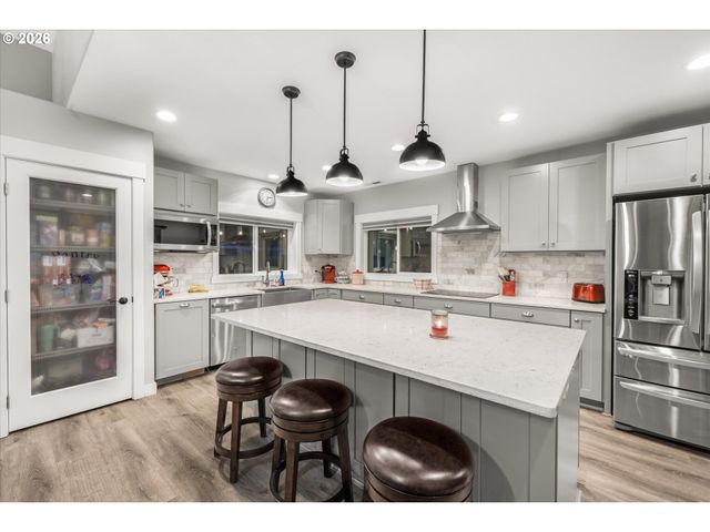 24165 S BROCKWAY Rd, Oregon City, OR 97045