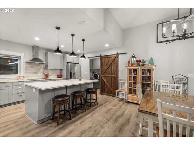 24165 S BROCKWAY Rd, Oregon City, OR 97045