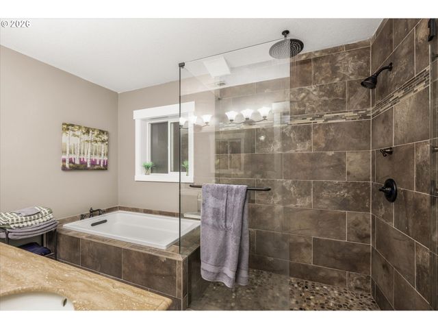 24165 S BROCKWAY Rd, Oregon City, OR 97045