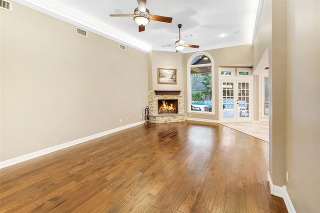 6 S Buck Ridge, The Woodlands, TX 77381