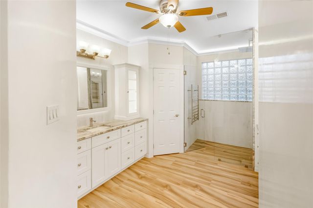 6 S Buck Ridge, The Woodlands, TX 77381