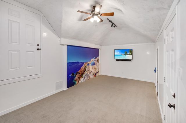 6 S Buck Ridge, The Woodlands, TX 77381