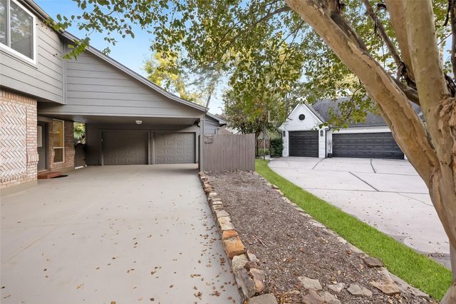 6 S Buck Ridge, The Woodlands, TX 77381