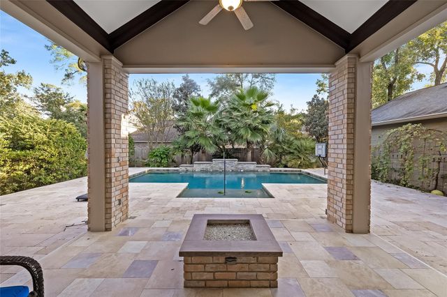 6 S Buck Ridge, The Woodlands, TX 77381