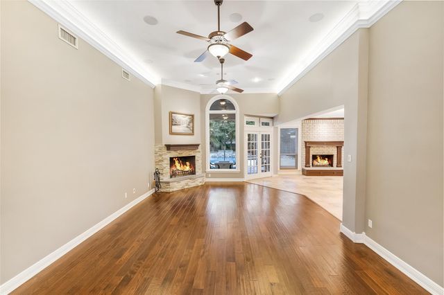 6 S Buck Ridge, The Woodlands, TX 77381