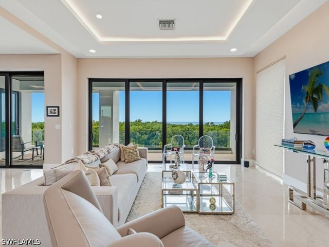 706 Waterside DR, Marco Island, FL 34145