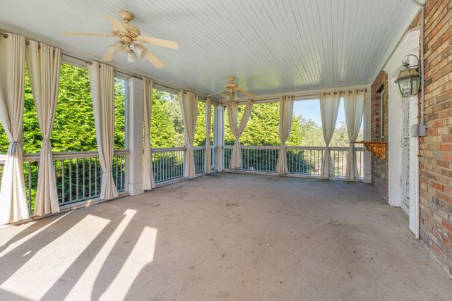 444 Old Pond Ln, Dickson, TN 37055