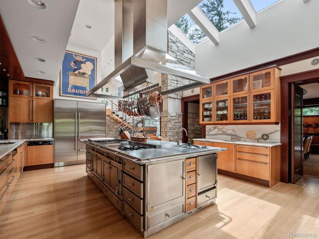 834 SOUTHFIELD Road, Birmingham, MI 48009