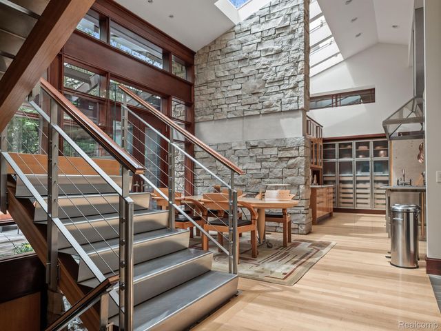 834 SOUTHFIELD Road, Birmingham, MI 48009