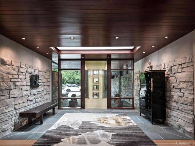 834 SOUTHFIELD Road, Birmingham, MI 48009