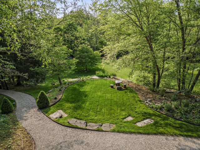 834 SOUTHFIELD Road, Birmingham, MI 48009