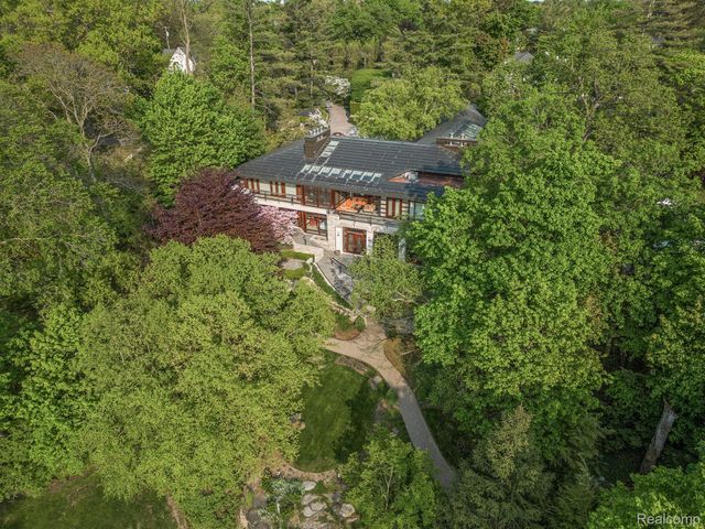 834 SOUTHFIELD Road, Birmingham, MI 48009