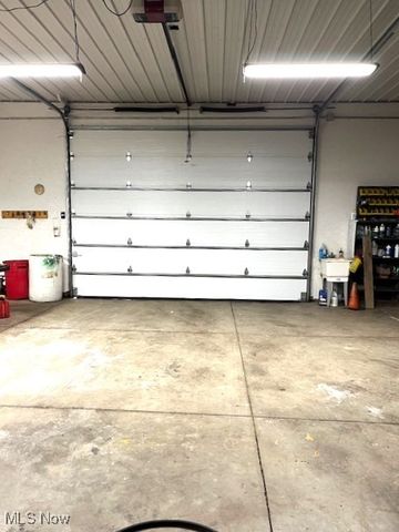 2065 Warren Avenue, Akron, OH 44320