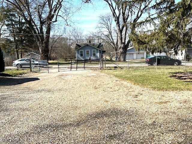 2065 Warren Avenue, Akron, OH 44320