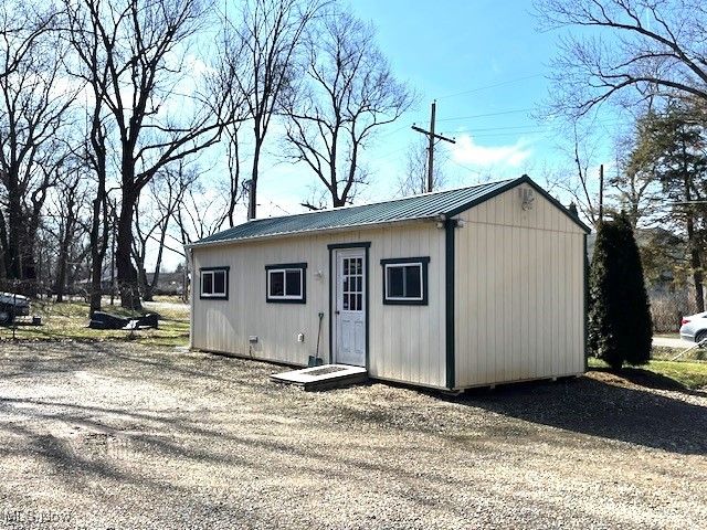 2065 Warren Avenue, Akron, OH 44320