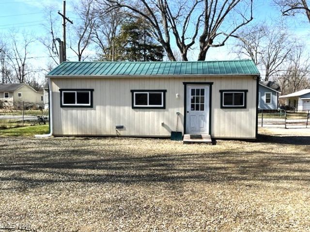 2065 Warren Avenue, Akron, OH 44320