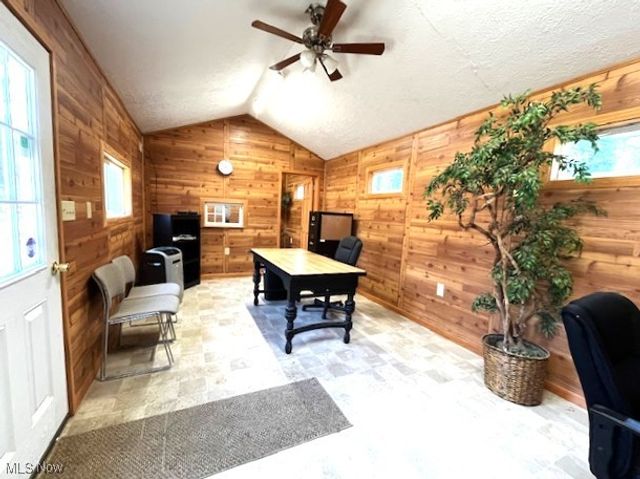 2065 Warren Avenue, Akron, OH 44320