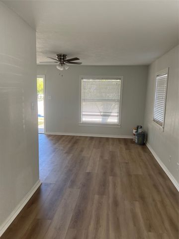 4113 Mccart Avenue, Fort Worth, TX 76115