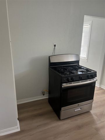 4113 Mccart Avenue, Fort Worth, TX 76115