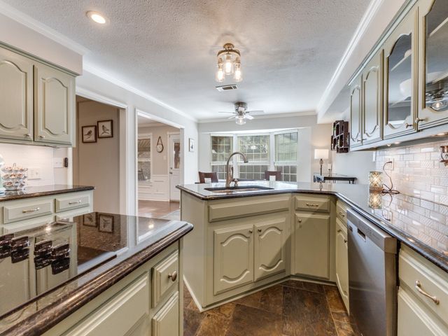 3410 Oxford Drive, Rowlett, TX 75088