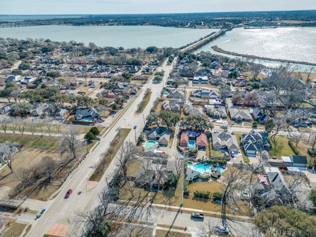 3410 Oxford Drive, Rowlett, TX 75088