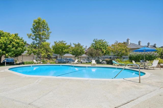 18899 Sara Park Circle, Saratoga, CA 95070