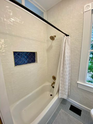144 Queen Street Apt A, Charleston, SC 29401