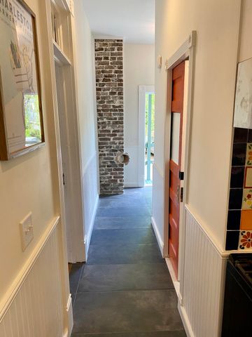 144 Queen Street Apt A, Charleston, SC 29401