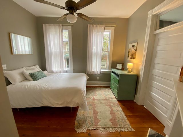 144 Queen Street Apt A, Charleston, SC 29401