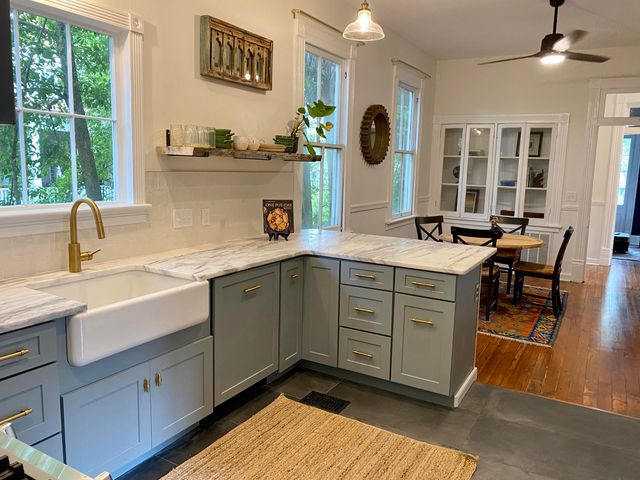 144 Queen Street Apt A, Charleston, SC 29401