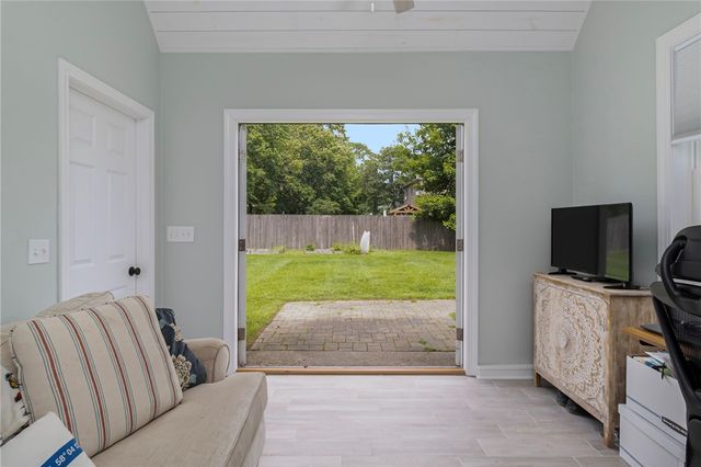 248 New Meadow Road, Barrington, RI 02806