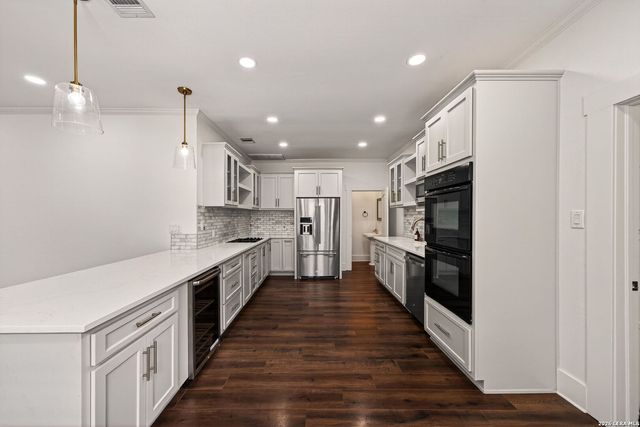 230 NORMANDY AVE, San Antonio, TX 78209