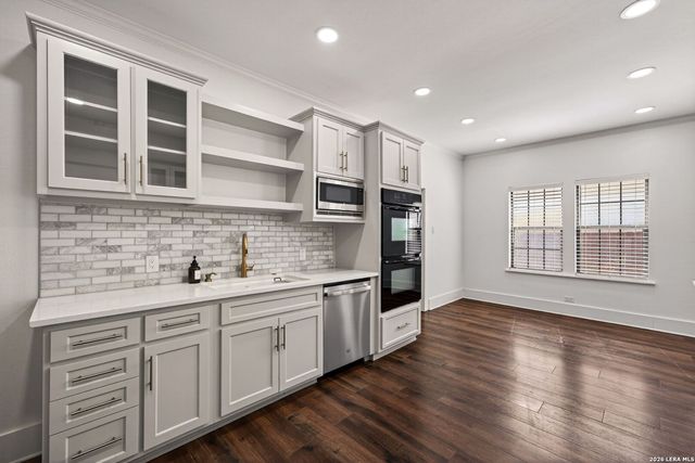 230 NORMANDY AVE, San Antonio, TX 78209