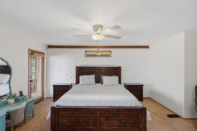 1181 Mesa Loop NW, Los Lunas, NM 87031