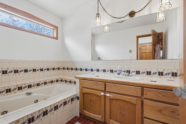 1181 Mesa Loop NW, Los Lunas, NM 87031