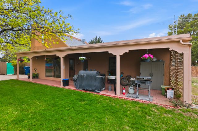 1181 Mesa Loop NW, Los Lunas, NM 87031