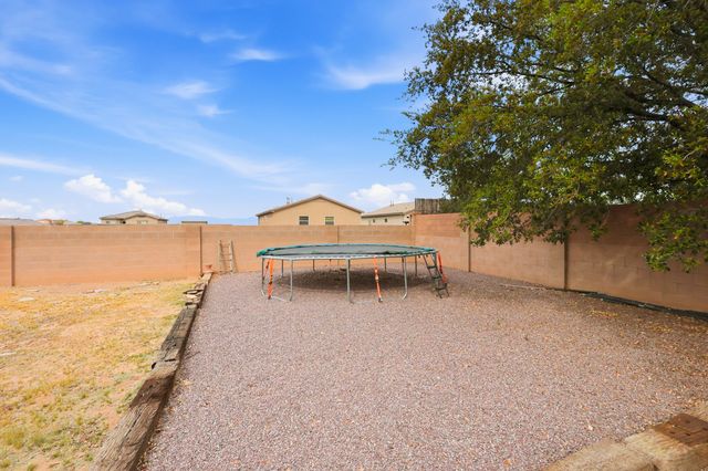1181 Mesa Loop NW, Los Lunas, NM 87031