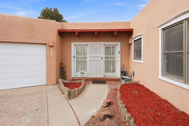 1181 Mesa Loop NW, Los Lunas, NM 87031