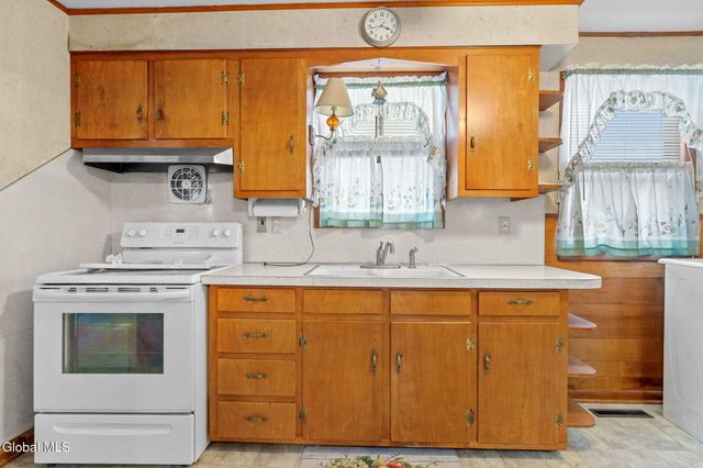 2606 Turner Avenue, Schenectady, NY 12306