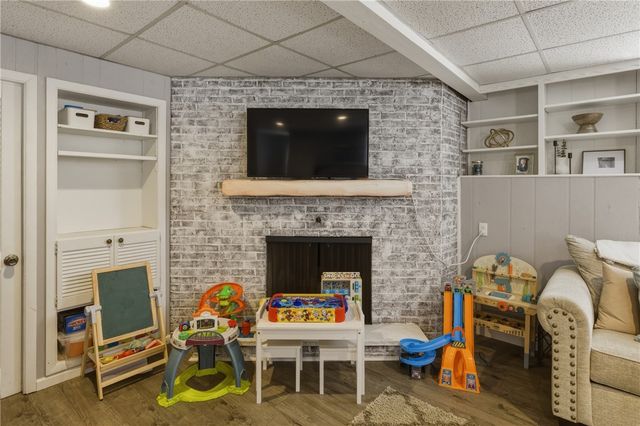 50 Briarwood Road, Cranston, RI 02920