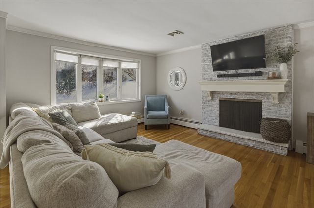 50 Briarwood Road, Cranston, RI 02920